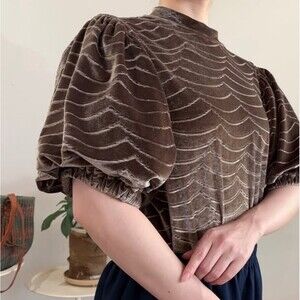 Anthropologie x THML Velvet Puff Sleeve Top Scalloped Pattern Brown Size XS